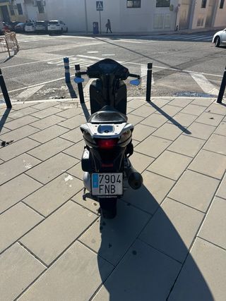Honda SH 300 Scooter Automática