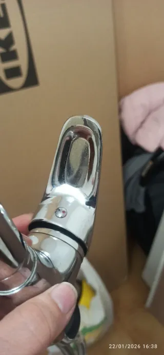 Grifo de cocina plateado