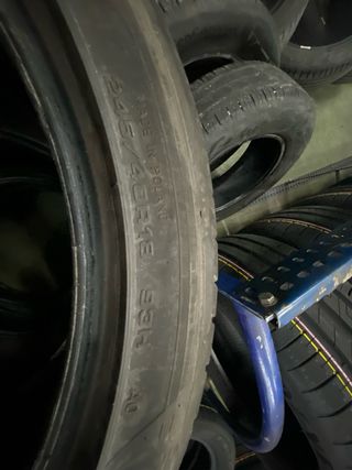 Neumáticos 245/40 R18 93H