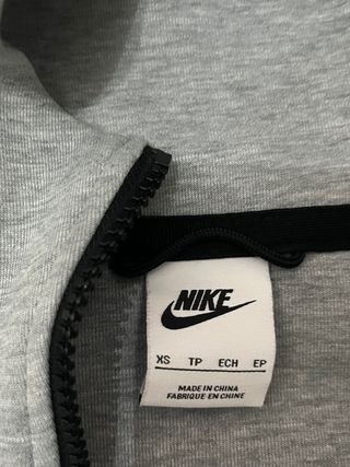 Sudadera Nike Tech Gris
