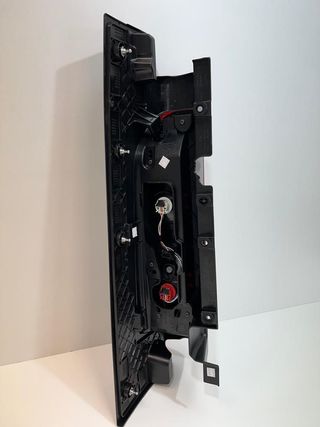 PILOTO TRASERO DERECHO RENAULT TRAFIC 3