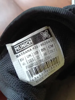 Zapatillas/Bambas Munich Hombre Negras y Plateadas