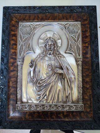 Sagrado Corazón de Jesús bajorrelieve