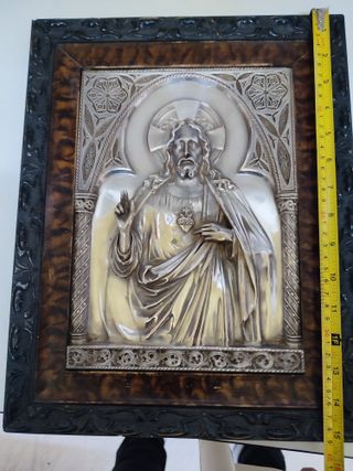 Sagrado Corazón de Jesús bajorrelieve