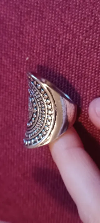 Anello a fascione decorato argentato