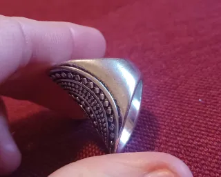 Anello a fascione decorato argentato