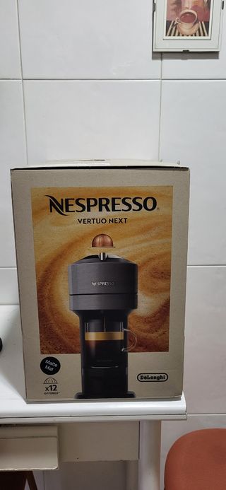 Cafetera Nespresso Vertuo Next a estrenar