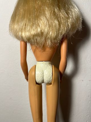 Barbie con orecchini rosa