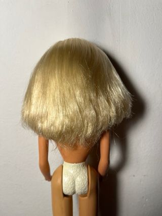 Barbie con orecchini rosa