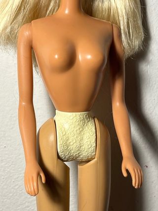 Barbie con orecchini rosa