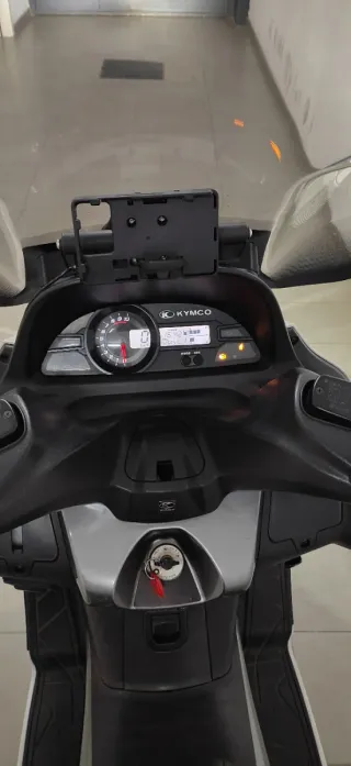 Kymco Xciting 400i Maxiscooter Automática