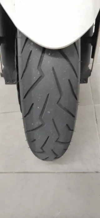 Kymco Xciting 400i Maxiscooter Automática