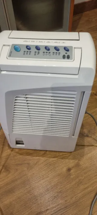 Deshumidificador DeLonghi Ariadry Light DNC 65