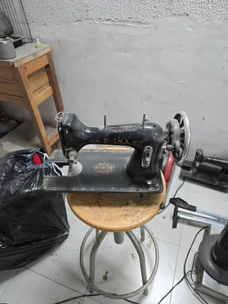 Máquina de coser antigua Sigma