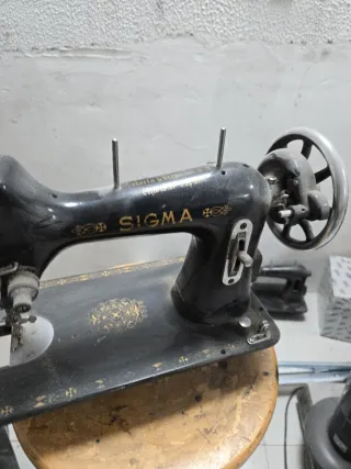 Máquina de coser antigua Sigma