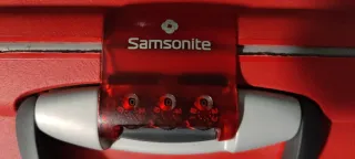 Maleta Samsonite Roja con Cerradura de Combinación
