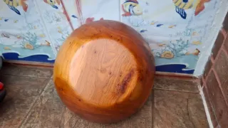 Cuenco de madera decorado