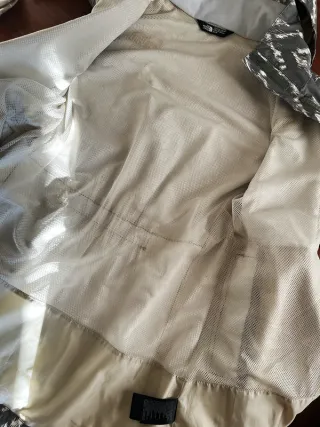 Chaqueta The North Face verde oliva impermeable