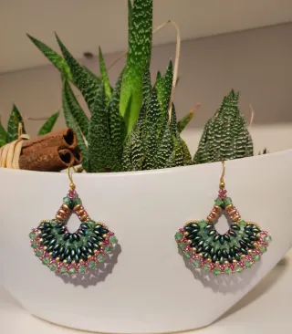 Orecchini fatti a mano con perline