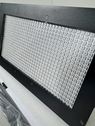 Foco LED Cameo Thunderwash 600 RGBW