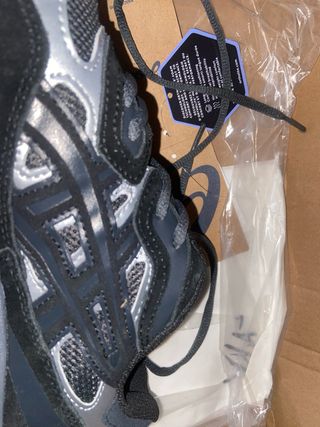 Zapatillas Asics NYC Negras/Grises