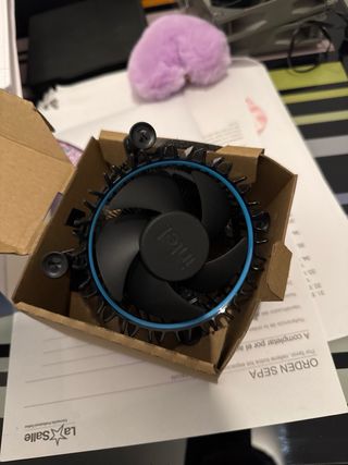 Intel Core i5-14400F Caja y Disipador