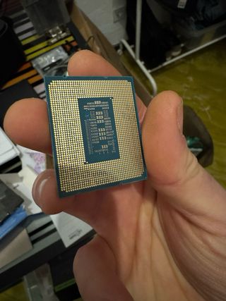 Intel Core i5-14400F Caja y Disipador