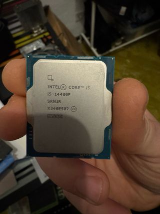 Intel Core i5-14400F Caja y Disipador
