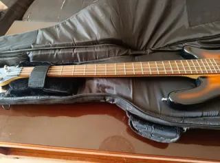 Bajo Warwick 4 cuerdas