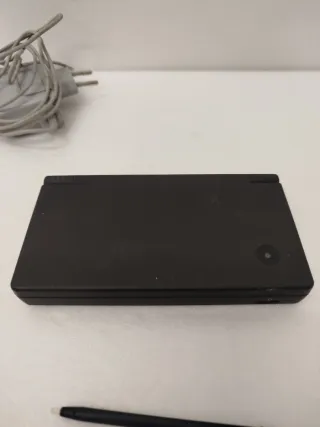 Nintendo DSi Nera + Caricatore