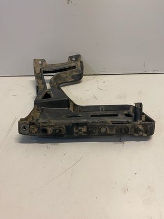 Soporte Guía Parachoques Trasero de peugeot 5008