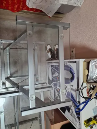 Mesa de ordenador cristal y metal