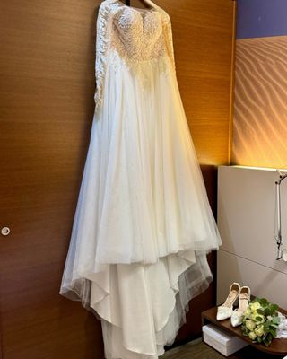Vestido de Novia Corte Princesa con cola y Velo