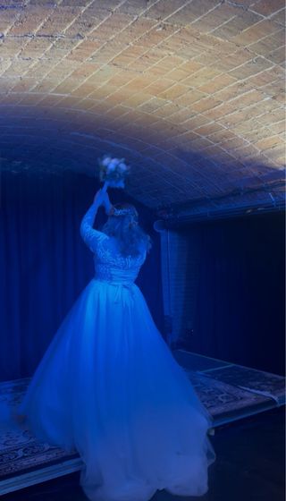 Vestido de Novia Corte Princesa con cola y Velo