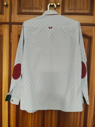 Camisa Nachete azul con puntos rojos y verdes