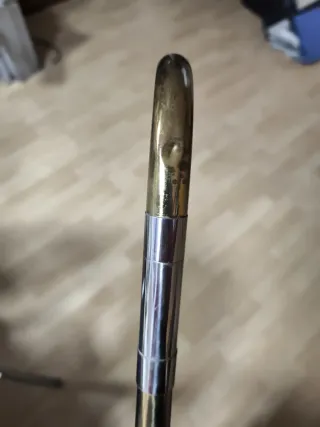 Trombón Bari con funda