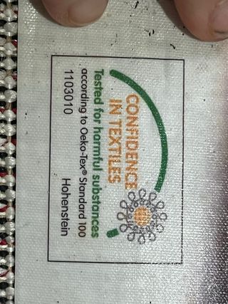 Alfombra moderna círculos gris y negro.