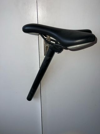 Sillín de bicicleta negro