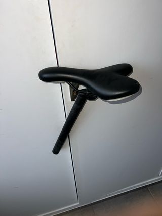 Sillín de bicicleta negro