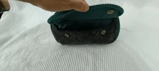 Pochette con catena e ciondoli