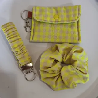 Llavero, Coletero y Monedero Floral