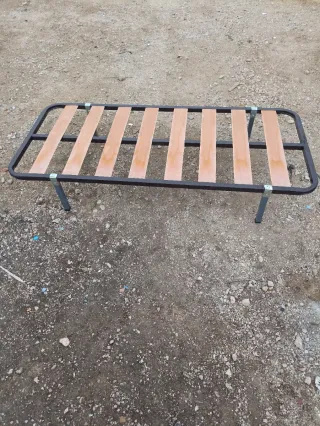 Somier de madera y metal