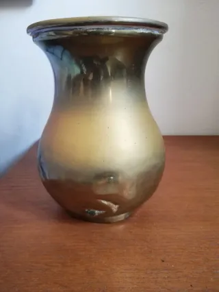 Jarra antigua de latón o bronce