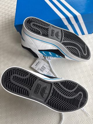 Adidas Hard Court Revelator Talla 42