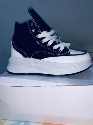 Zapatillas Altas Negras y Blancas