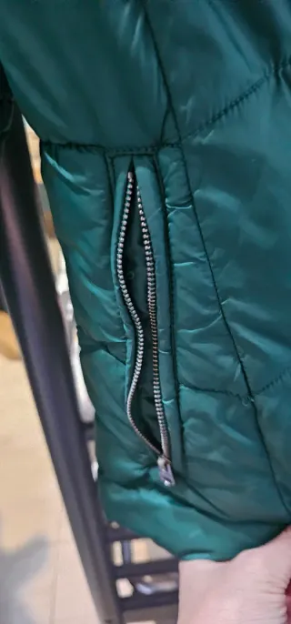 Abrigo acolchado verde oscuro mujer