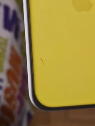 Funda iPhone 16 Plus Amarillo MagSafe