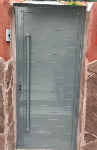 Puerta de acero blindada