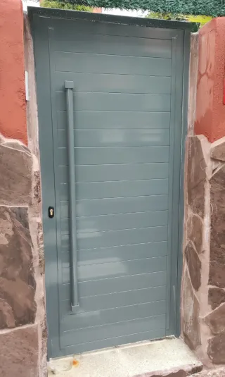 Puerta de acero blindada