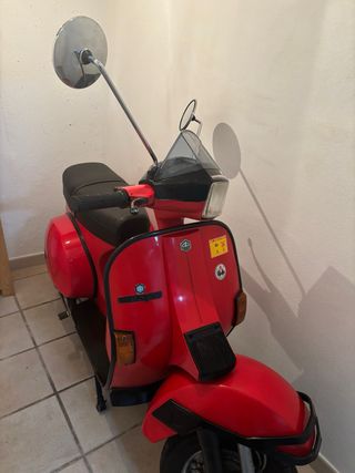 Vespa TX 200 Roja